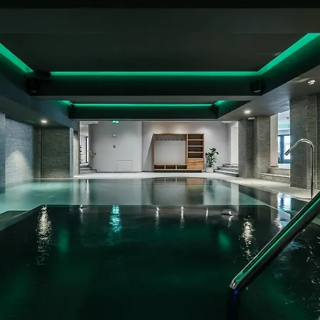 National - Matterhorn Views, Sunnegga Gateway & فندق